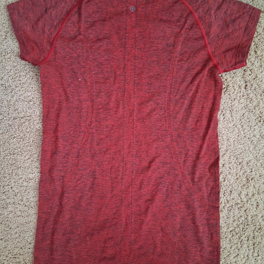 Lululemon Swiftly Tech Short Sleeve Shirt Women's 8 In Red